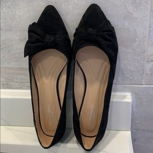 Paulette bow flat in faux suede
